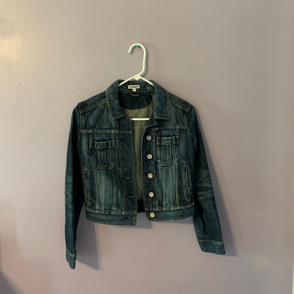 Women’s long sleeve jean jacket